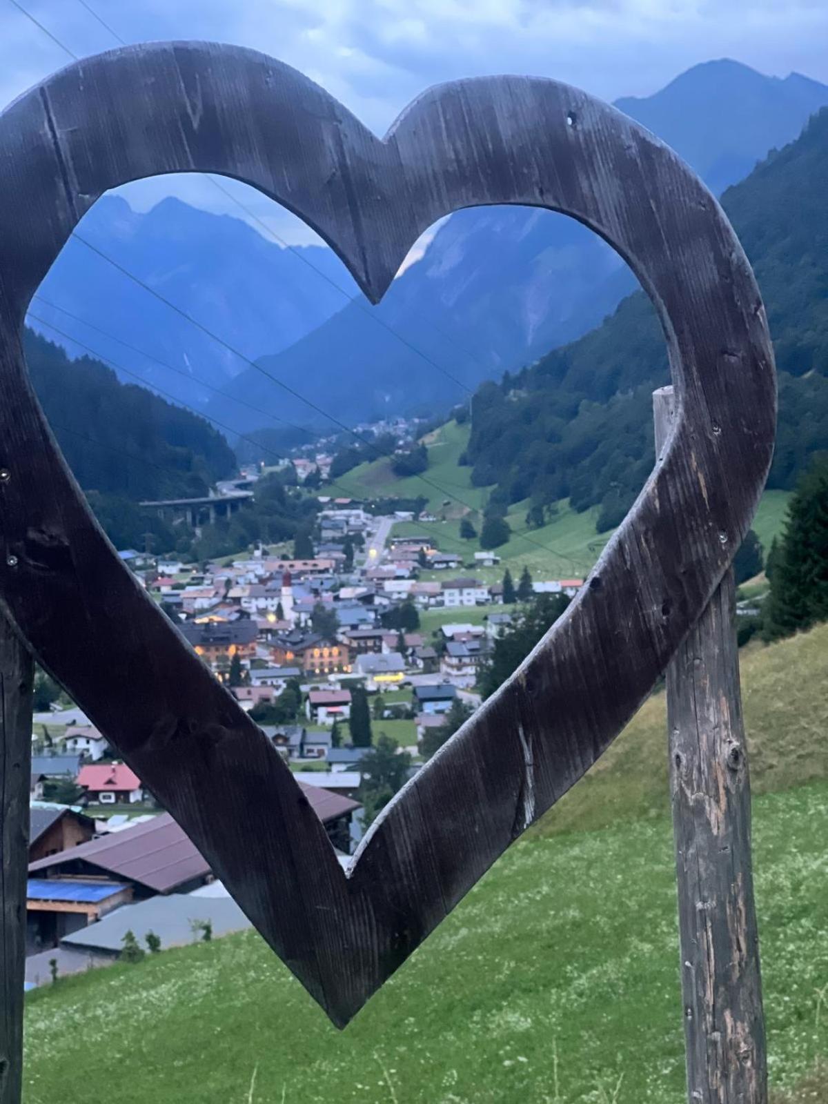 Alpenburg Bergparadies Apartments Wald am Arlberg Esterno foto